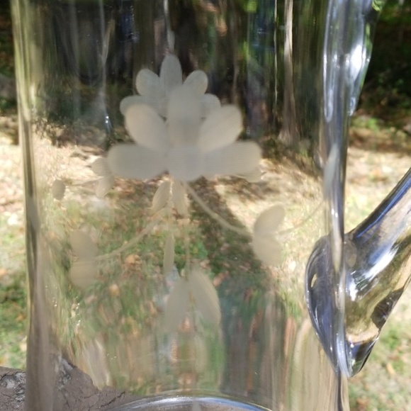 Etched Glass Pitcher Floral Vintage Design - Picture 5 of 6